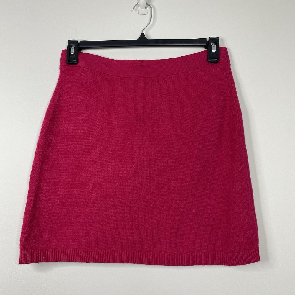 Lilly Pulitzer Lizona Sweater Knit‎ Pencil Skirt Sz Medium Poinsettia Red Button - Picture 3 of 13
